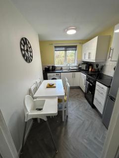 Cosy Flat Close to City Centre Ideal for Families - Dalneigh - 1