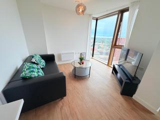 City Centre Stay 2 bed 2 bath City views PS4 - Birmingham - 0