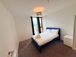 City Centre Stay 2 bed 2 bath City views PS4 - Birmingham - 6