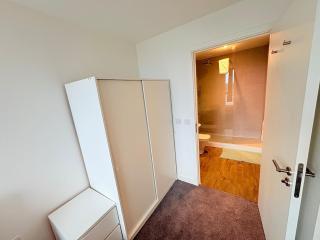 City Centre Stay 2 bed 2 bath City views PS4 - Birmingham - 3