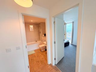 City Centre Stay 2 bed 2 bath City views PS4 - Birmingham - 2