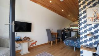 The Galloway Steading - The Fox's Den with Hot Tub and Fire Pit - Glenluce - 3