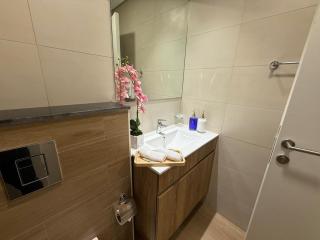 Central Stay Studio Apartment near Cleveland and Abu Dhabi Mall - Abu Dhabi - 3