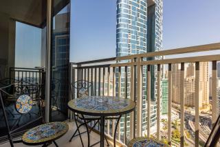 ElegantEscapes - Large 2BR w Marina and Sea View - 4