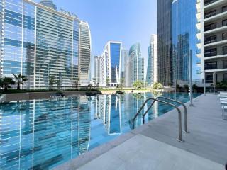 Elegant Escapes - Lavish 1B,Dubai Water Canal View - Dubai - 5