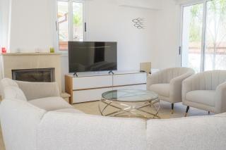 Sol Y Mar 2 Villa w Pool & Jacuzzi - Paralimni - 6