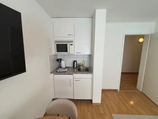 Studio City Center - Crown 13 - 6
