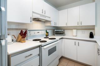 Chic Downtown Apartment with City Views near Stanley Park - Vancouver - 7