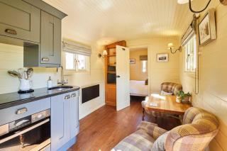 Host & Stay - Guards Van - Wooler - 1