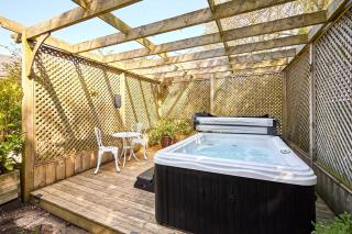 Host & Stay - Guards Van - Wooler - 9
