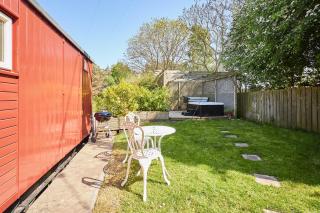 Host & Stay - Guards Van - Wooler - 5