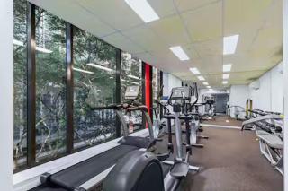 Elevate Brisbane City -Views, Pool, Sauna & Gym - 5