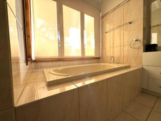 Scenic Suite Near Cairns - - 1