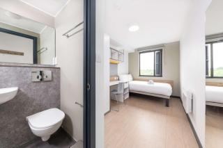 Student Only Ensuite Room Canterbury - Hackington - 9