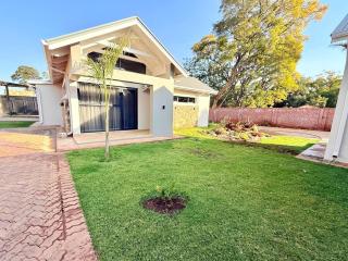 19 On BayNoakes Boutique - Harare - 0