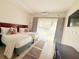 19 On BayNoakes Boutique - Harare - 2
