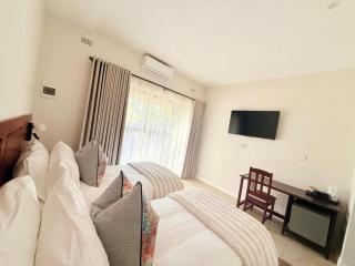 19 On BayNoakes Boutique - Harare - 1