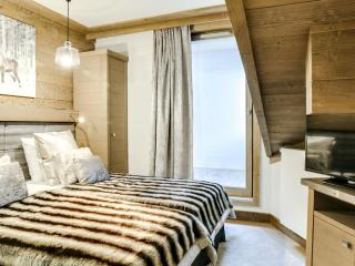 Appartement 4 pièces de luxe, à deux pas des pistes et commerces, avec parking et accès fitness à Courchevel - FR-1-562-35 - Courchevel - 2