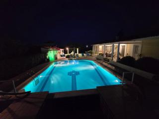 Elia Apartment Garden Oasis With Pool Astros - 8