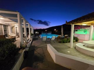 Elia Apartment Garden Oasis With Pool Astros - 1