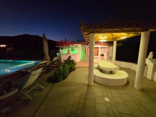 Elia Apartment Garden Oasis With Pool Astros - 4