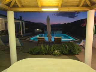 Elia Apartment Garden Oasis With Pool Astros - 1
