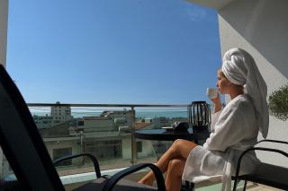 Lori's Seaside Modern Apartment - Durrës - 9