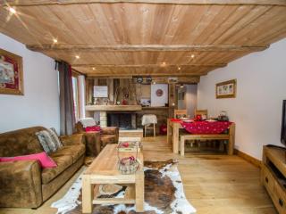 Superbe appartement 3 étoiles à Chamonix, 2 chambres, balcon, cheminée déco, parking et Wi-Fi - FR-1-343-197 - 7