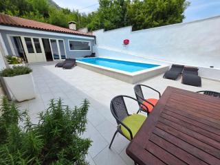 STONE HOUSE with pool - 7