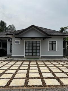 Anjung Homestay & Event - Bukit Payong - 0