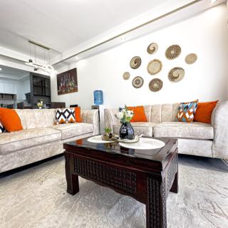 Executive elegantly furnished three bedroom apartment with swimming pool ,all modern facilities fully ,children playground and close proximity to major shopping centers and gourmet restaurants in kilimani - 9