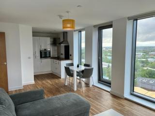 Luxury Salford Quays Apartment - Manchester - 9