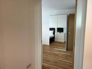 Luxury Salford Quays Apartment - Manchester - 3