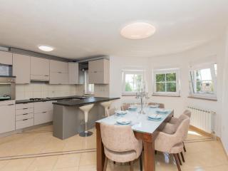 Holiday Home Secret Gem by Interhome - 2