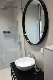 Lunarist Luxury Jacuzzi Suites - Blloku Prime Location - 1