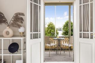 Historic apartment near the city by the water - Solna - 4