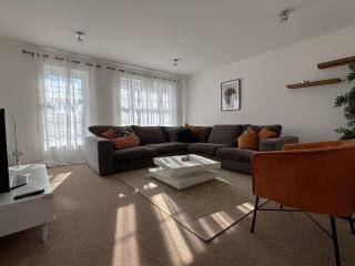 WS10 Contractor House 3 Bed 3 Bath with Parking - Wednesbury - 5