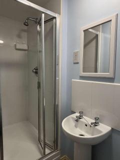WS10 Contractor House 3 Bed 3 Bath with Parking - Wednesbury - 1