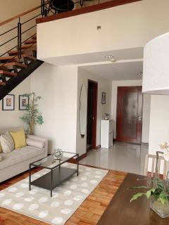 Room in Condo - Modern Makati Condo for Rent - City Views Convenience - Manilla - 9
