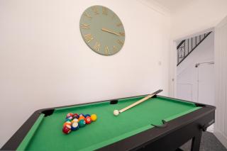 Luxury House - Pool Table - Parking - Brand New - - 1