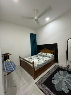 Muqryy Homestay - Marang - 2