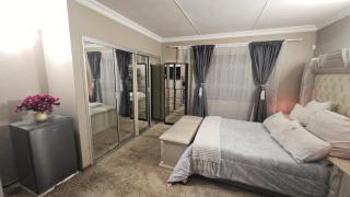 Villa on The East - Boksburg - 3