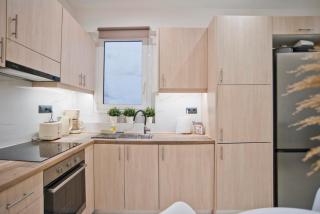 Aliki Spacious, Fully Reno 2BA Apartment - Atene - 3