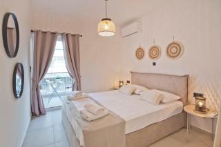 Aliki Spacious, Fully Reno 2BA Apartment - 7