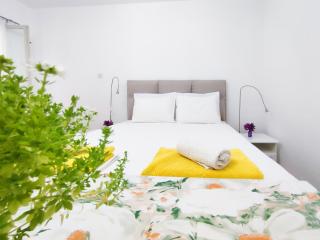 Guesthouse Porobic Double Room - Igalo - 4