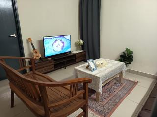 Tenang Haven Upper Floor with private porch and staircase - Kajang - 4