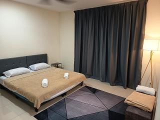 Tenang Haven Upper Floor with private porch and staircase - Kajang - 8