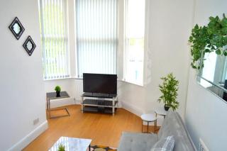 Brand New Lovely Flats by the Forest Tram Stop in Nottingham - Nottingham - 8