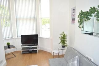 Brand New Lovely Flats by the Forest Tram Stop in Nottingham - Nottingham - 7