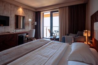 Dreamland Oasis - 8
